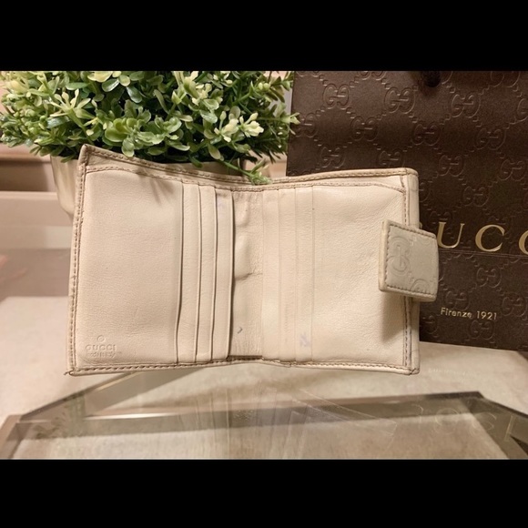 Authentic Gucci Wallet - Picture 3 of 10